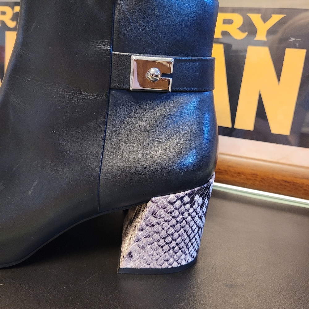 Vince Camuto Side Zip Black Ankle Boots with Snakeskin Heel Size 9.5 Like New - Picture 8 of 10